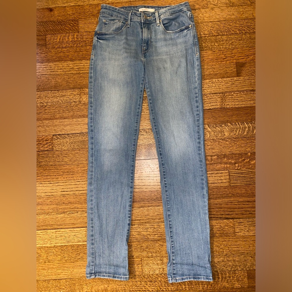 Levi’s Women’s Mid-Rise Skinny Jeans